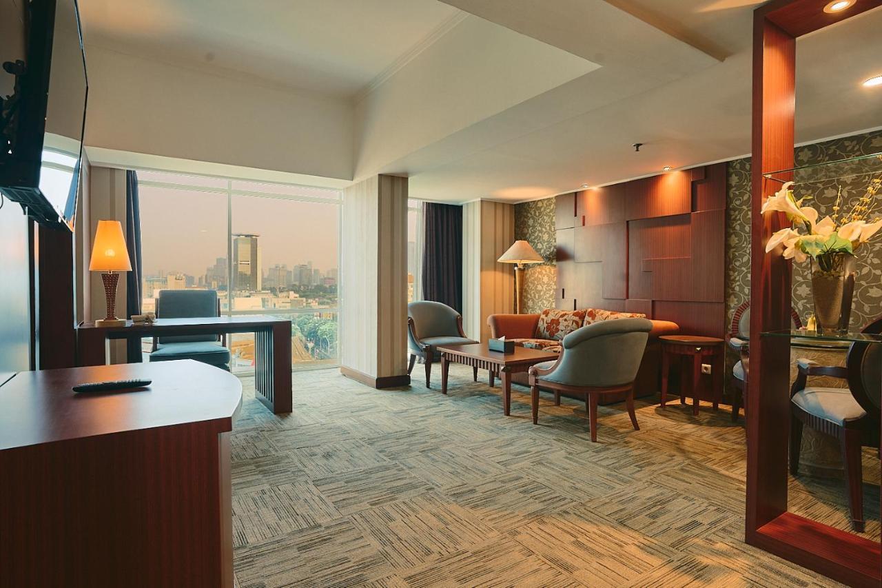 Horison Ultima Menteng Jakarta Exterior photo